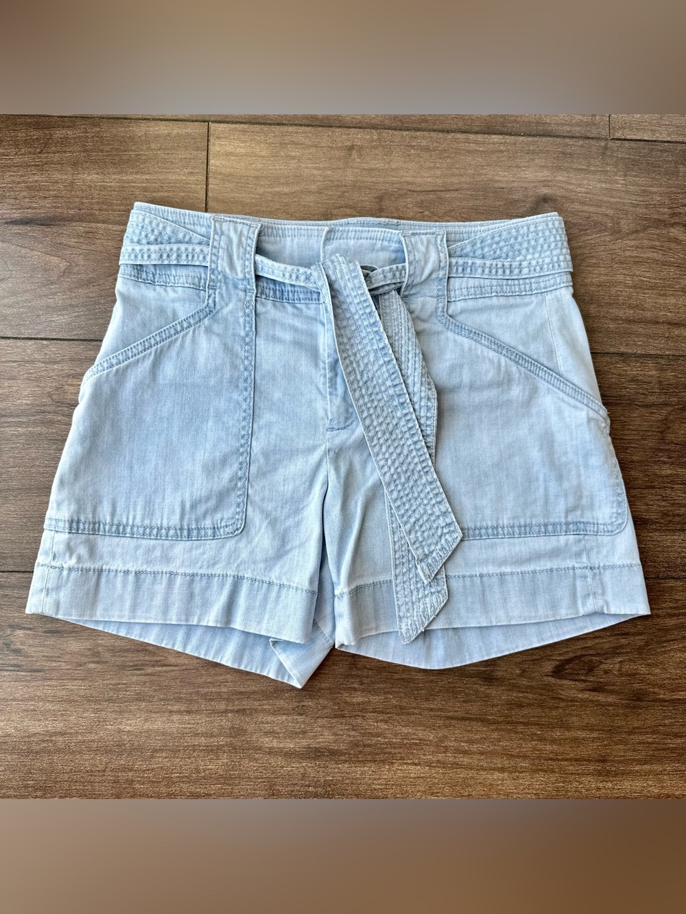 WHBM The 5" Short Chambray Denim Utility Shorts - Size 0 - High Rise Tie Waist